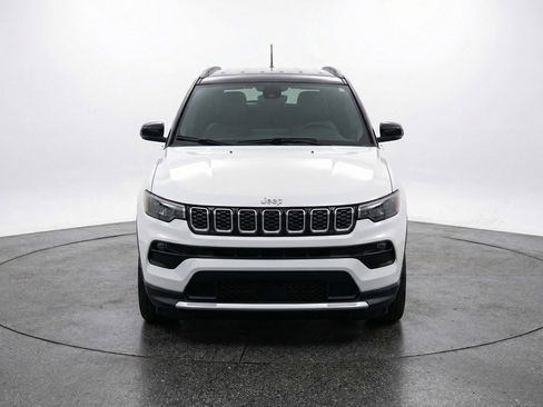 Used 2025 Jeep Compass Limited image 1