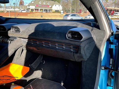 Used 2022 Lamborghini Huracan STO image 15