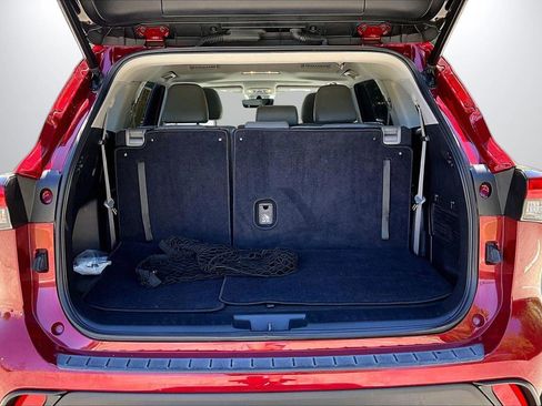 Used 2023 Toyota Highlander XLE FWD image 26