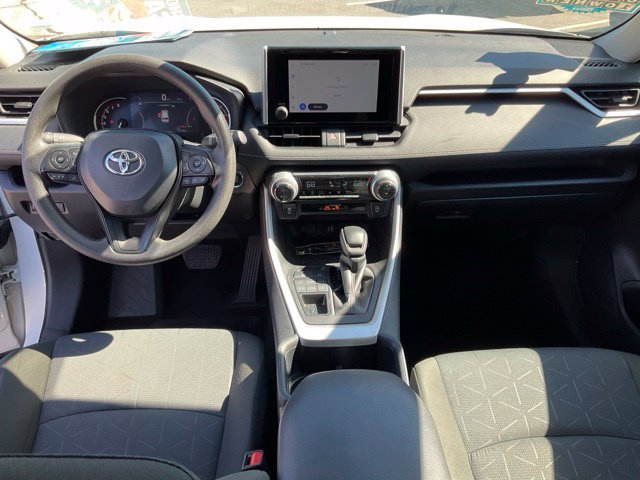 Used 2025 Toyota RAV4 XLE AWD/4WD image 4