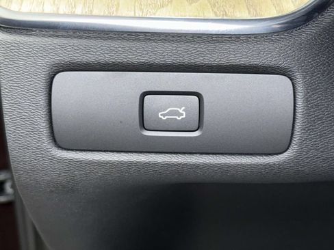 Used 2026 Volvo XC60 B5 Plus w/ Protection Package Premier AWD/4WD image 27