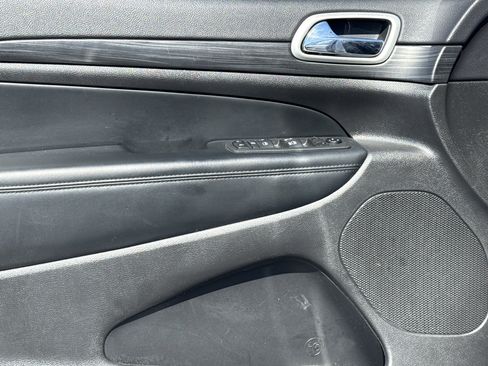 Used 2021 Jeep Grand Cherokee Laredo X image 13