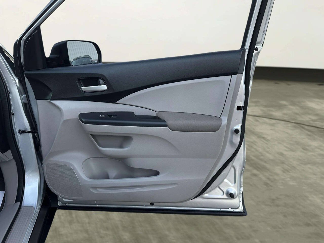 Used 2014 Honda CR-V LX image 23