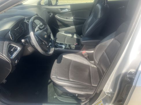 Used 2017 Chevrolet Cruze Premier image 16