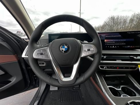 New 2026 BMW X7 xDrive40i w/ Executive Package image 13