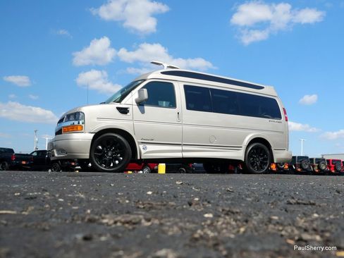 Used 2023 Chevrolet Express 2500 image 22