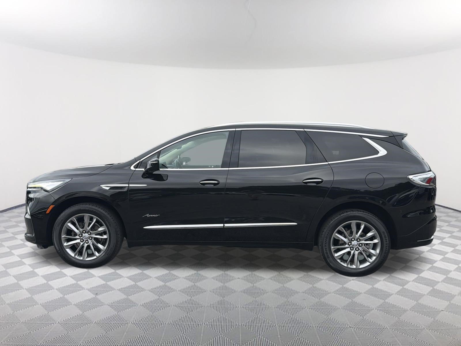 Used 2023 Buick Enclave Avenir FWD image 9