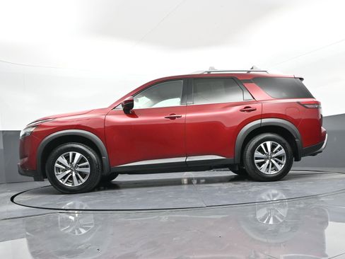 Used 2023 Nissan Pathfinder SL image 36
