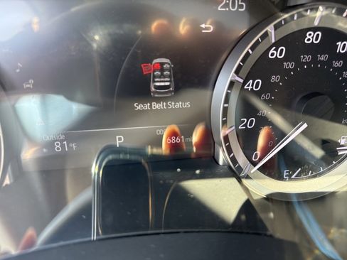 Used 2023 Toyota Highlander XLE image 7