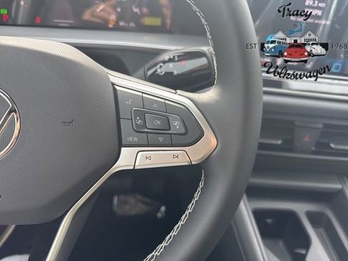 New 2025 Volkswagen Tiguan SE image 14