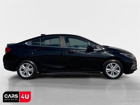 Used 2017 Chevrolet Cruze LT w/ Sun And Sound Package image 8