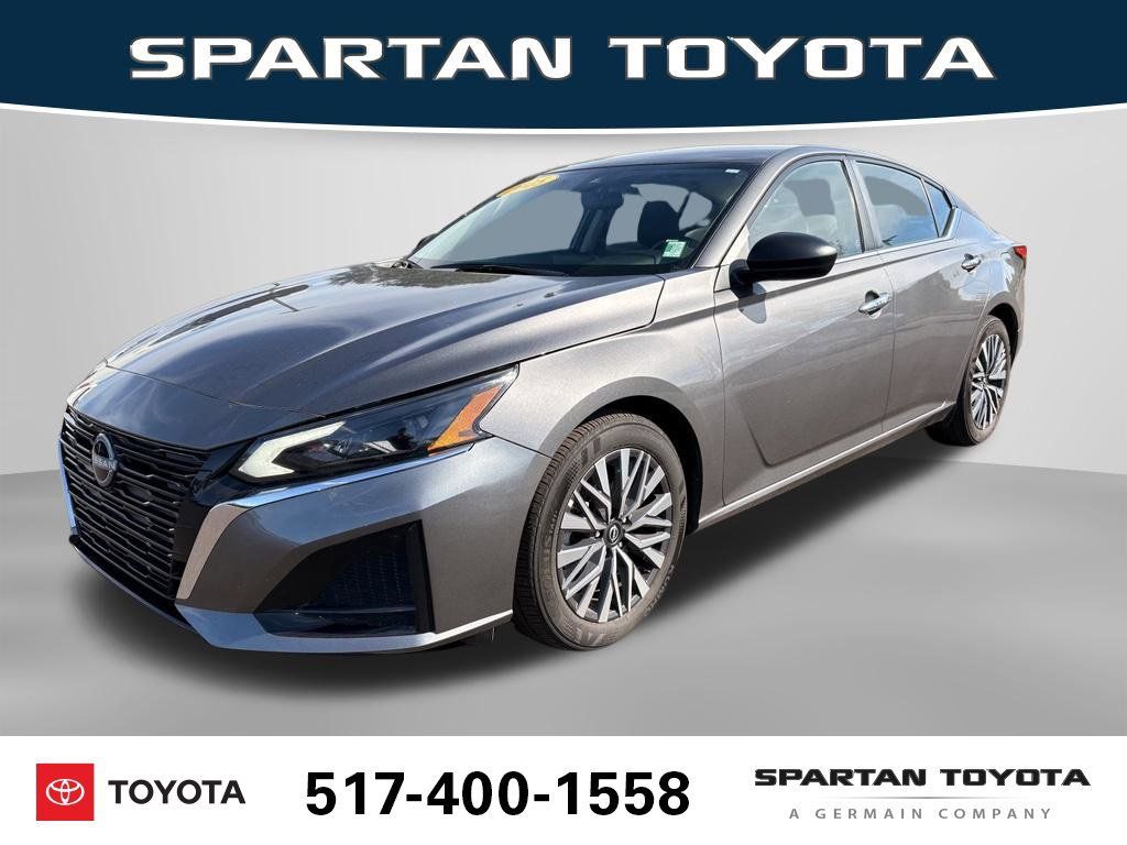 Used 2025 Nissan Altima 2.5 SV FWD image 1