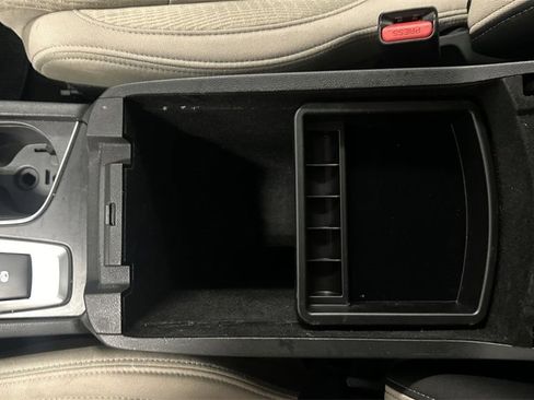 Used 2024 Subaru Ascent Premium w/ Convenience Package image 16