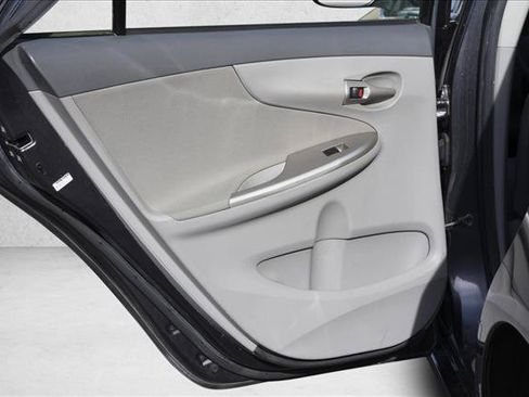 Used 2010 Toyota Corolla LE FWD image 19