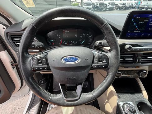Used 2021 Ford Escape SEL AWD/4WD image 16