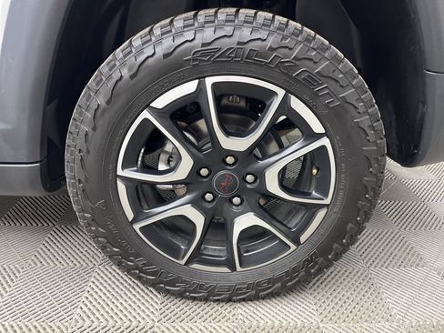 Used 2025 Jeep Compass Trailhawk AWD/4WD image 10