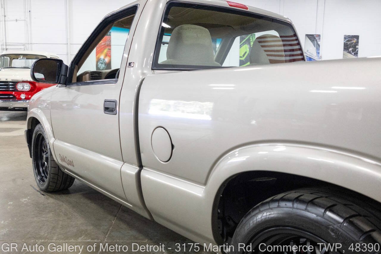 Used 1999 Chevrolet S10 Pickup LS w/ Preferred Equipment Group RWD image 21