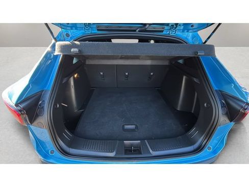 Used 2025 Chevrolet Trax RS w/ Driver Confidence Package FWD image 31