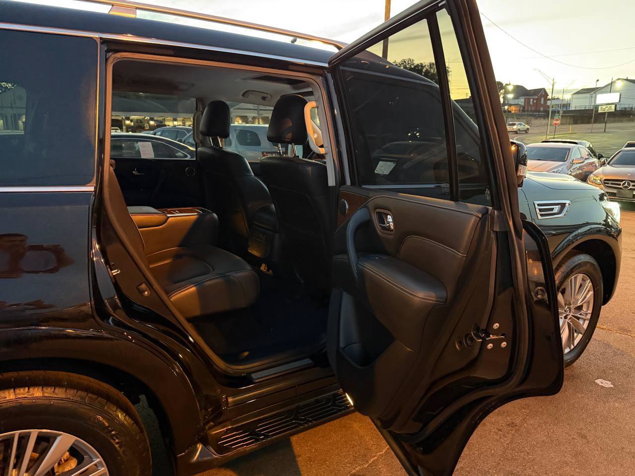 Used 2019 INFINITI QX80 Luxe AWD/4WD image 28