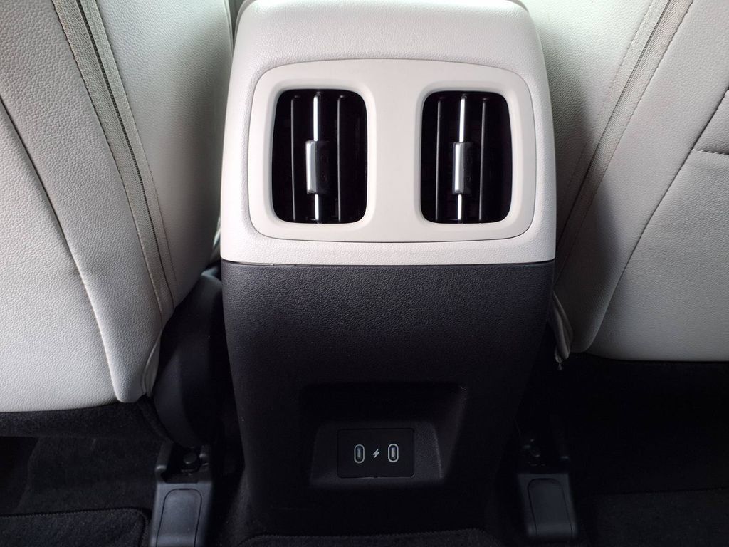 Used 2025 Hyundai Tucson SEL FWD image 17
