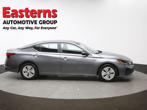 Used 2024 Nissan Altima 2.5 S image 45
