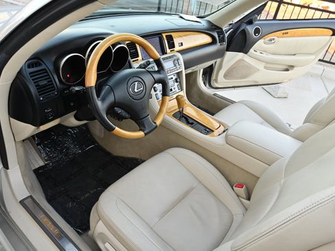 Used 2004 Lexus SC 430 Convertible image 17