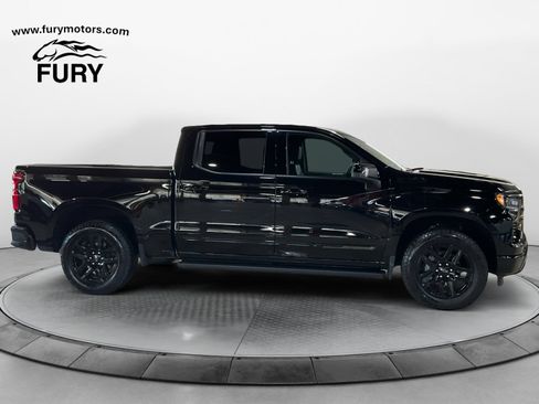 Used 2025 Chevrolet Silverado 1500 High Country w/ Midnight Edition AWD/4WD image 2