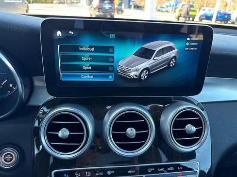 Used 2021 Mercedes-Benz GLC 300 4MATIC image 28