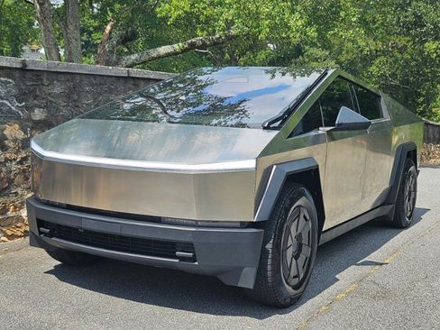 Used 2024 Tesla Cybertruck AWD Crew Cab image 14