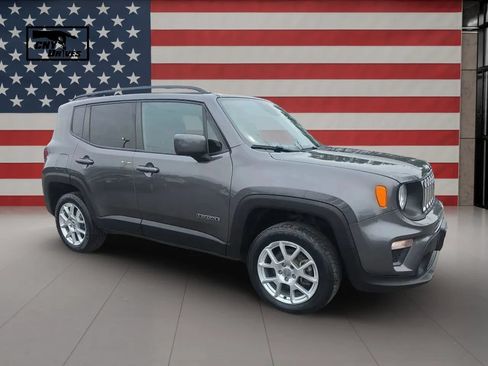 Used 2019 Jeep Renegade Latitude AWD/4WD image 3