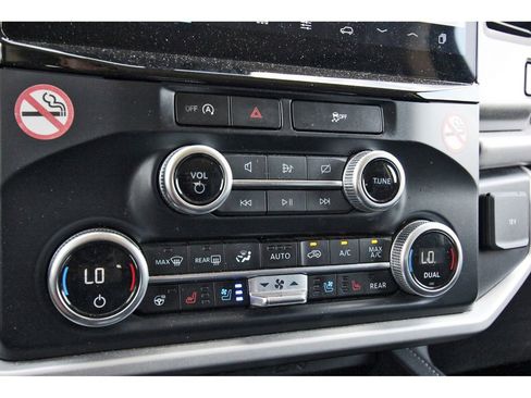 Used 2024 Ford Expedition Max XLT RWD image 24