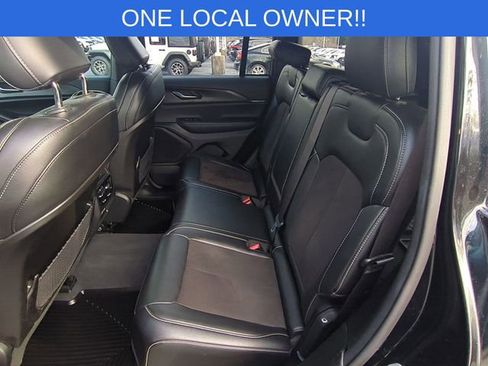 Used 2023 Jeep Grand Cherokee Altitude image 31