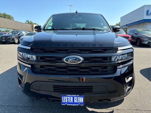 Used 2024 Ford Expedition Limited AWD/4WD image 4