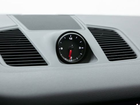 Certified 2023 Porsche Cayenne Platinum Edition w/ Assistance Package image 25