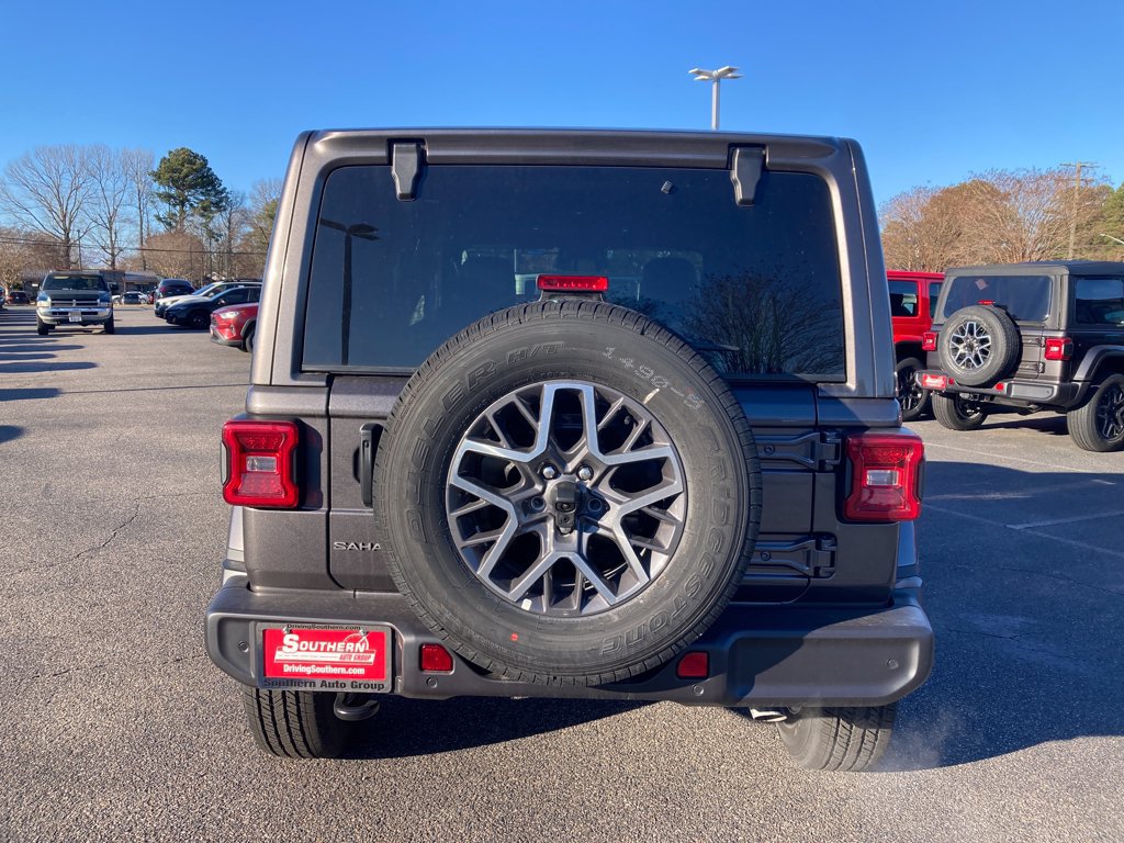 New 2026 Jeep Wrangler Unlimited Sahara AWD/4WD image 4