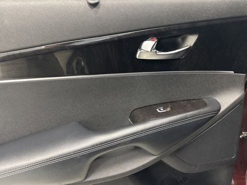 Used 2017 Kia Sorento EX w/ EX V6 Premium Package image 23
