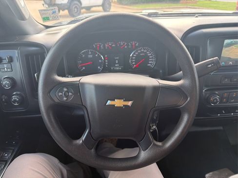 Used 2018 Chevrolet Silverado 1500 W/T w/ Special Service Package AWD/4WD image 16