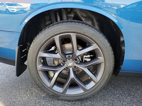 Used 2023 Dodge Challenger SXT w/ Blacktop Package image 9