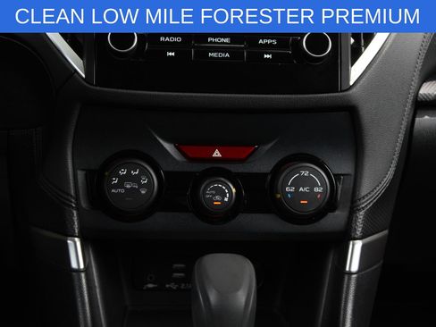 Used 2020 Subaru Forester Premium AWD/4WD image 18