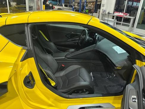 Used 2025 Chevrolet Corvette Stingray Preferred Cpe w/ Z51 Performance Package RWD image 32