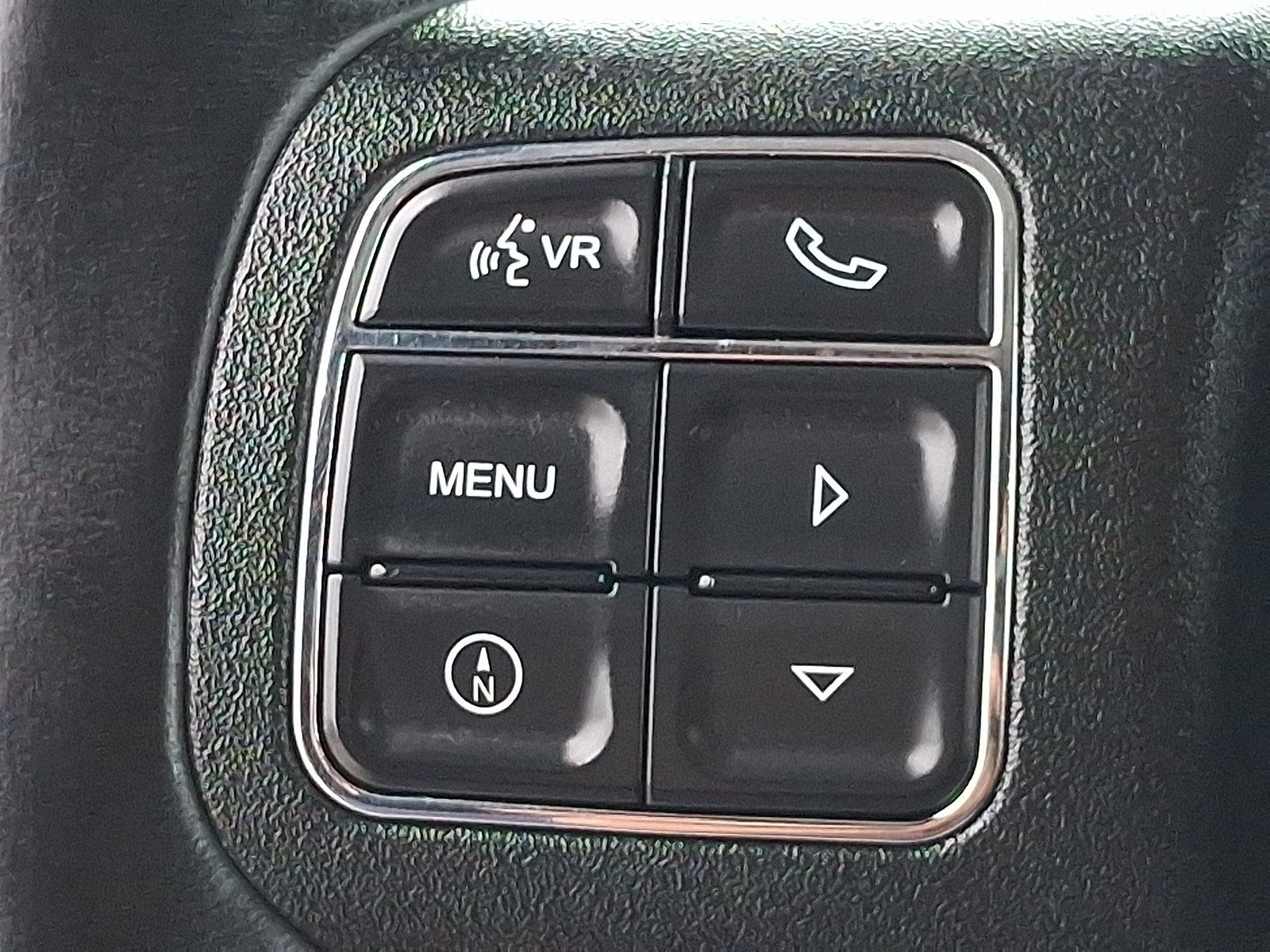 Used 2016 Jeep Wrangler Unlimited Rubicon w/ Connectivity Group AWD/4WD image 19