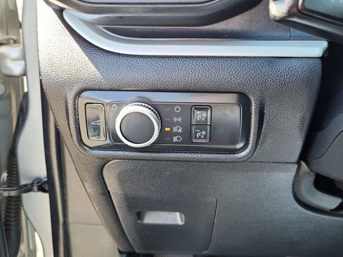 Used 2021 Ford Explorer XLT RWD image 31