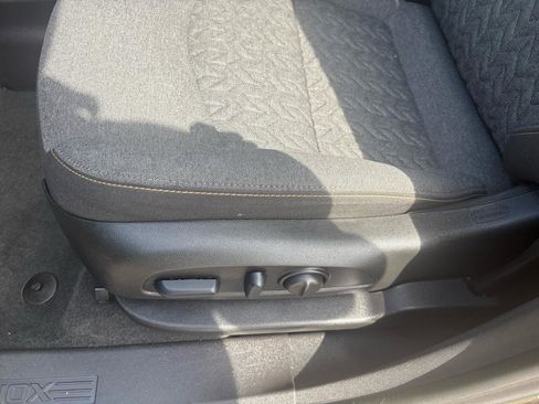 Used 2024 Chevrolet Equinox LT FWD image 20