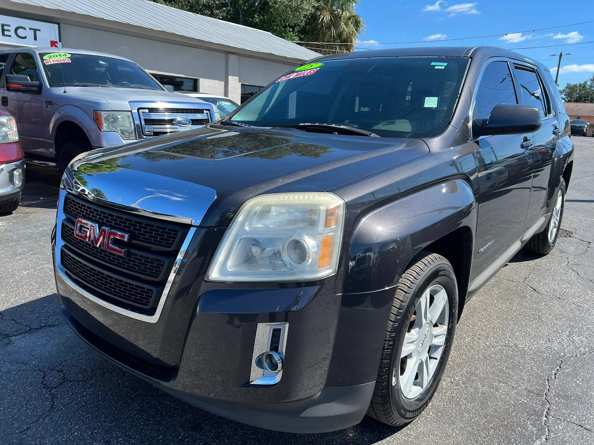 Used 2015 GMC Terrain SLE FWD image 2