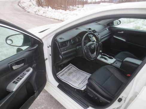 Used 2013 Toyota Camry image 7