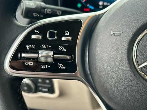 Certified 2022 Mercedes-Benz GLA 250 4MATIC image 28