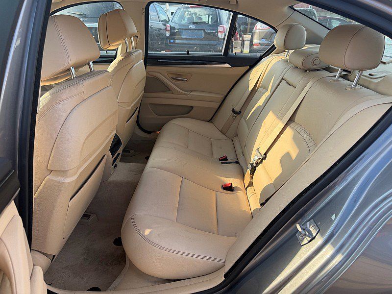 Used 2014 BMW 550i xDrive Sedan AWD/4WD image 19