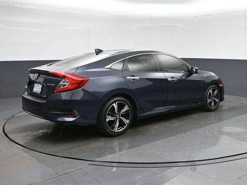 Used 2018 Honda Civic Touring image 7