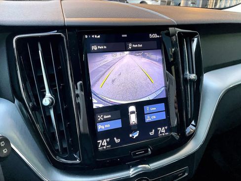 Used 2019 Volvo XC60 T6 Momentum w/ Premium Package image 26