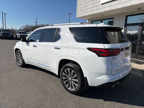 Used 2023 Chevrolet Traverse Premier image 6